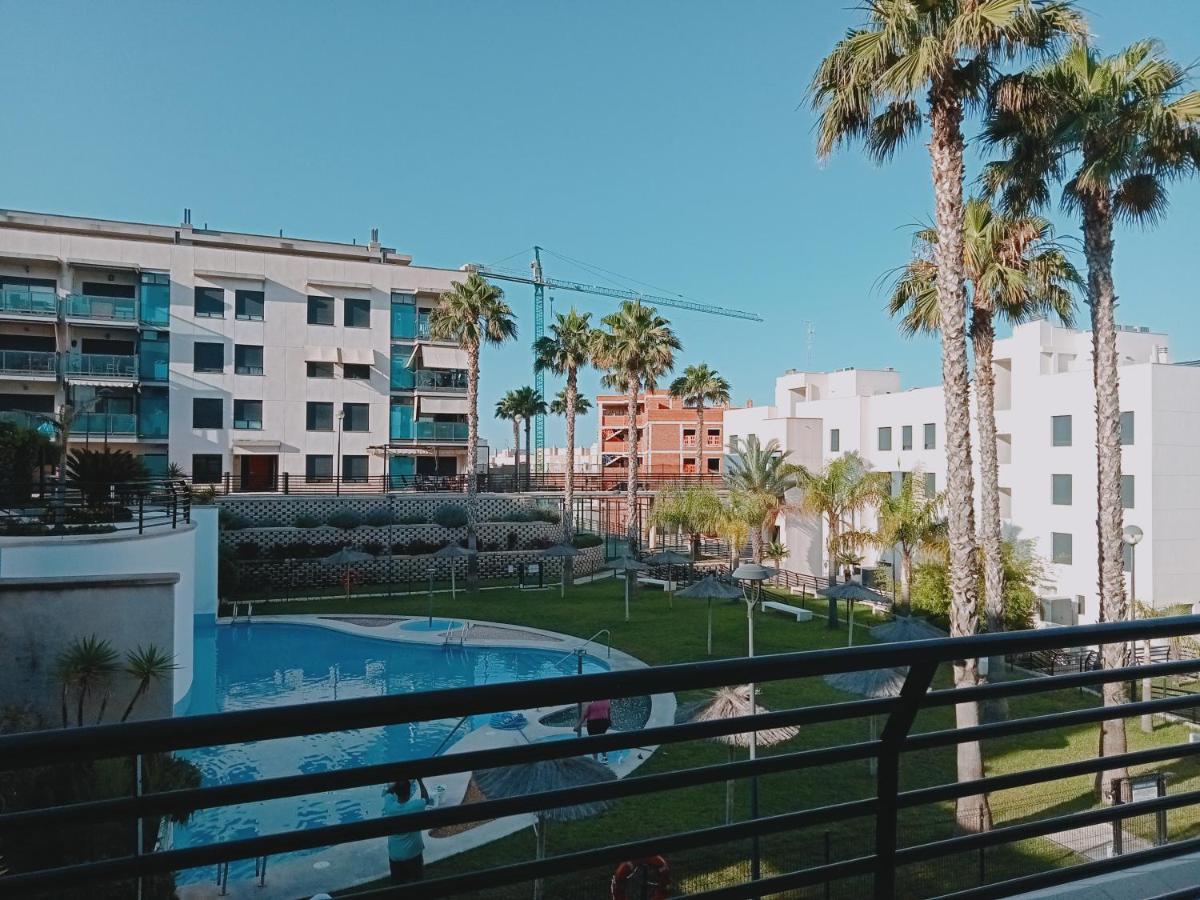 Apartment Bajo En Residencial La Bahia