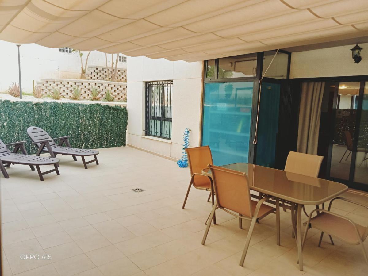Bajo En Residencial La Bahia Apartment